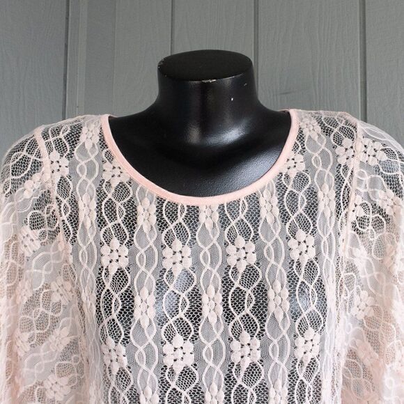 Pretty Good Lace Top - Picture 4 of 9